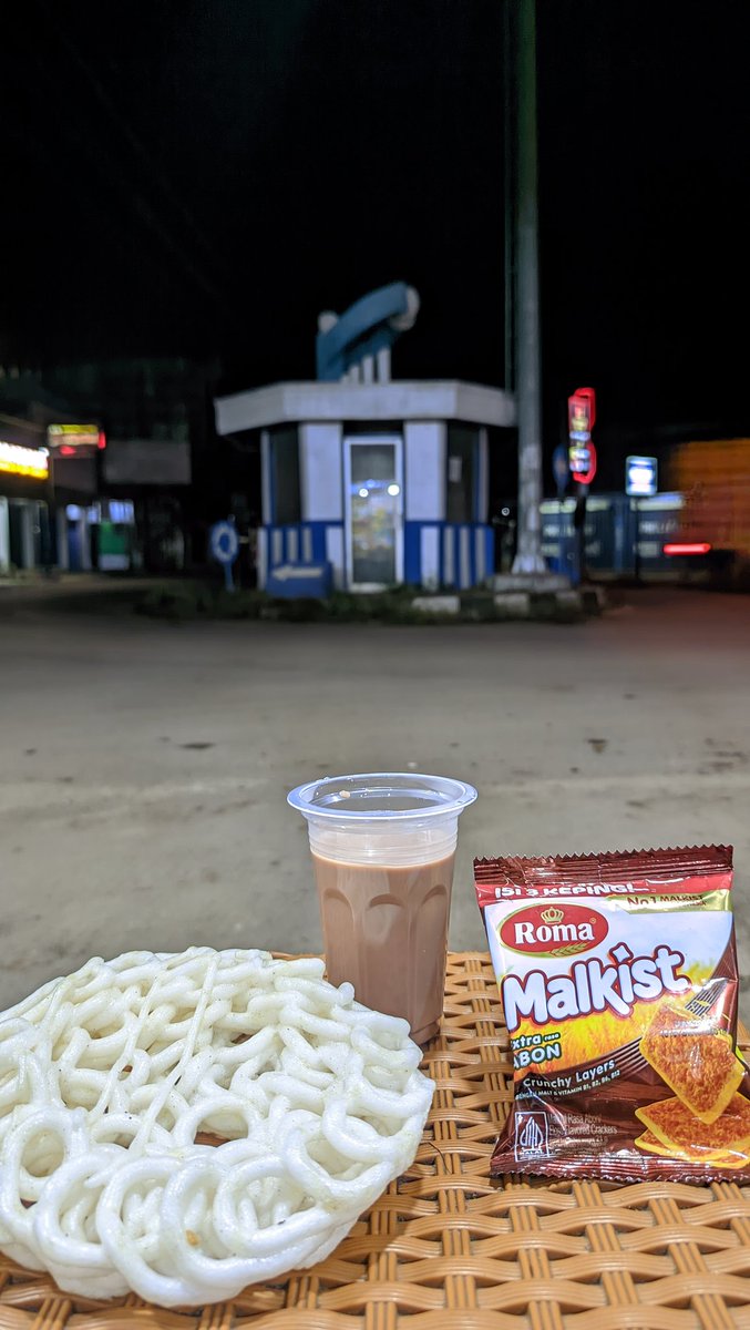 abcdefghil15's tweet photo. @cowobangkit ( • )Y( • ) coklat om sift mlm 🥱 https://t.co/wnxcXsNBJY