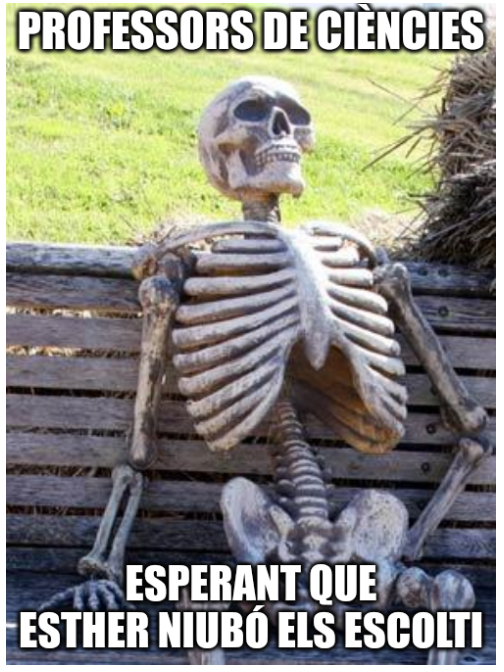 1deSol3's tweet photo. Diu @eniubo que vol "complicitat i confiança" en el conjunt del sistema educatiu "per remar" plegats.
Però ella ni confia ni escolta els docents, les afas, ni l'alumnat quan demanen que no fusioni les ciències.
L'educació se li'n fot, només busca el seu benefici
@cienciesperill https://t.co/U4UxgX5iMy