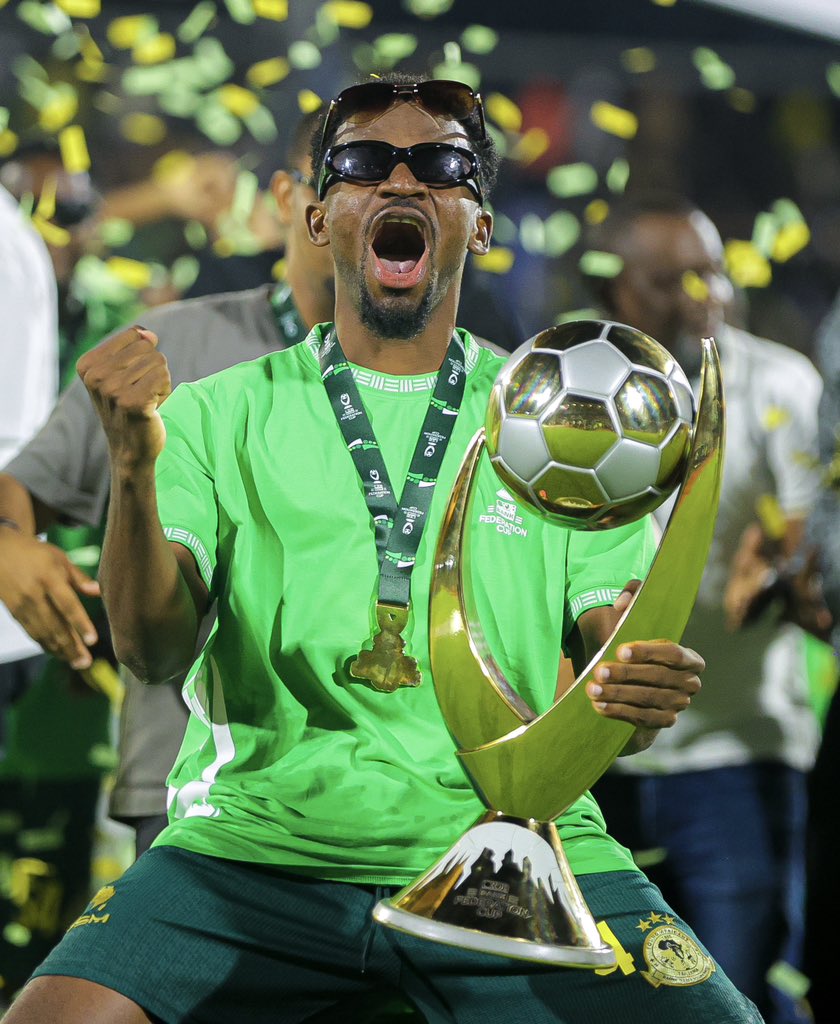 YoungAfricansSC's tweet photo. 𝐘𝐀𝐍𝐆𝐀 𝐁𝐈𝐍𝐆𝐖𝐀𝐀𝐀𝐀𝐀🏆 https://t.co/XwOAoVX6Bs