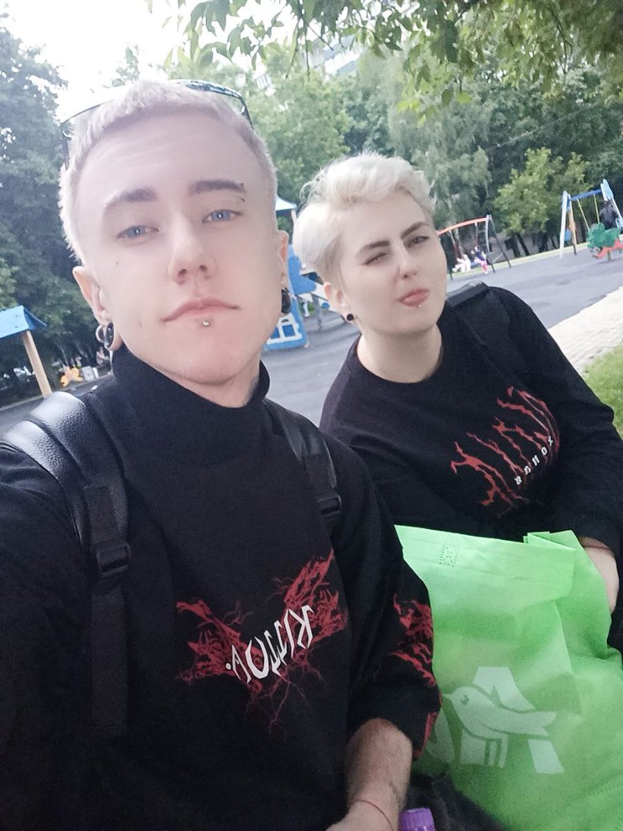 ginge_devil's tweet photo. Муж и жена - одна Сатана https://t.co/1ri5akWGpw