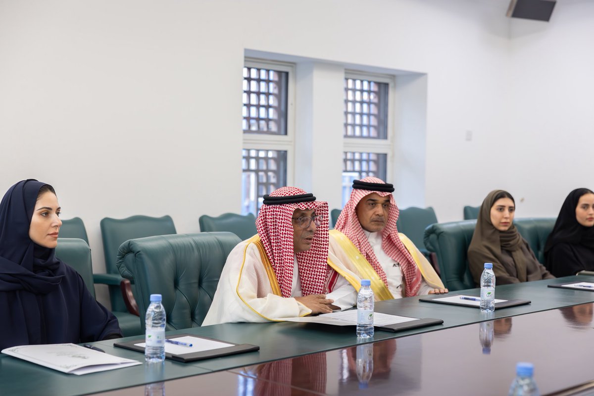 Foreign Ministry 🇸🇦 (@ksamofaen) on Twitter photo #Riyadh | Deputy Minister for International Multilateral Affairs and General Supervisor of the Public Diplomacy Deputyship, Dr. Abdulrahman Al-Rassi received <a href="/andersen_inger/">Inger Andersen</a>, Under-Secretary-General of the United Nations and Executive director of the <a href="/UNEP/">UN Environment Programme</a>. #Riyadh | Deputy Minister for International Multilateral Affairs and General Supervisor of the Public Diplomacy Deputyship, Dr. Abdulrahman Al-Rassi received <a href="/andersen_inger/">Inger Andersen</a>, Under-Secretary-General of the United Nations and Executive director of the <a href="/UNEP/">UN Environment Programme</a>.