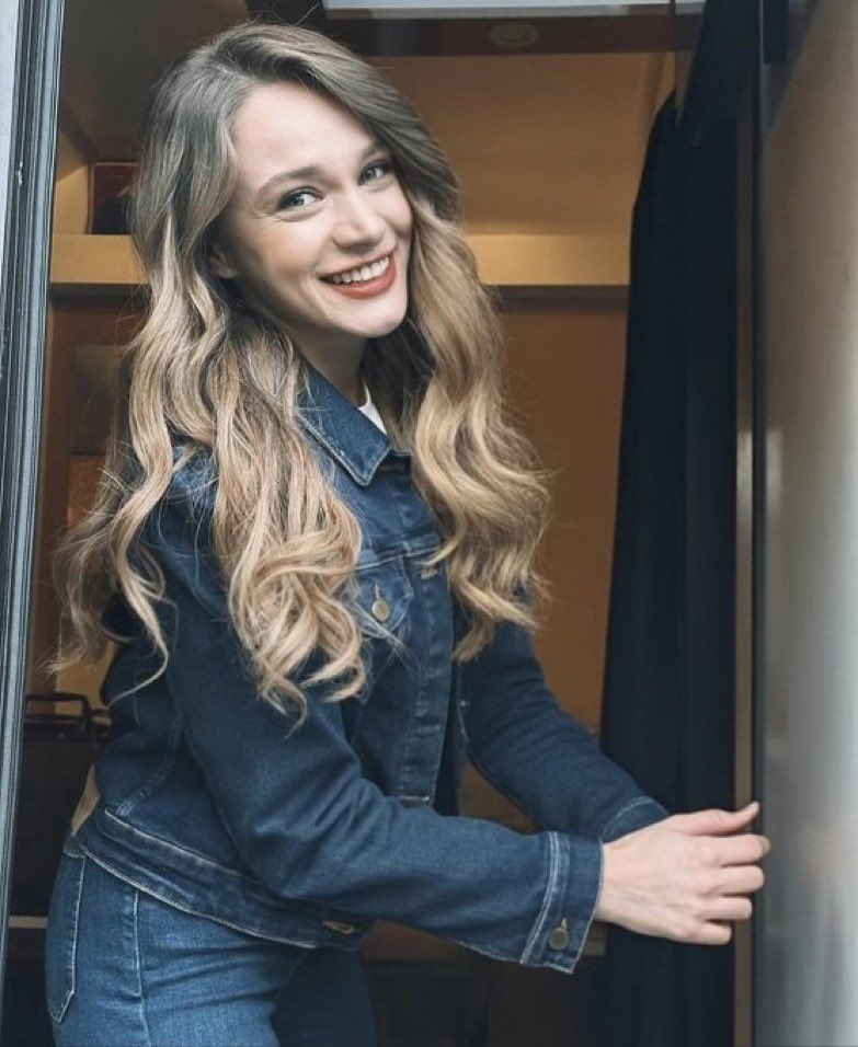 Su gibi 🤍
#MirayDaner