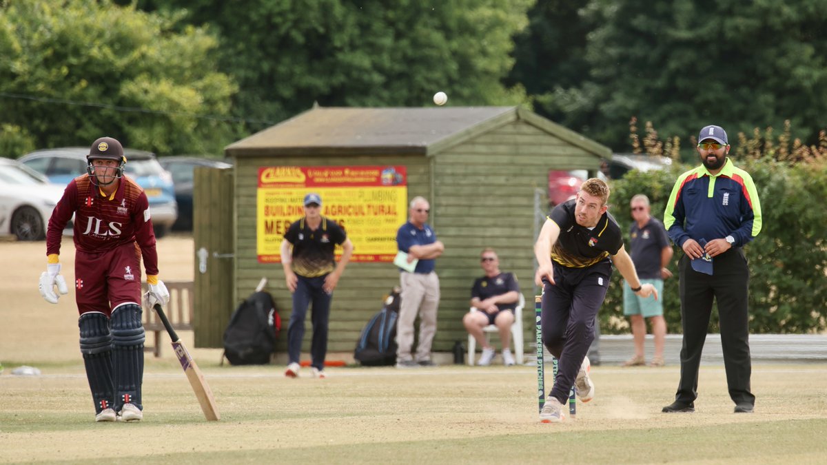 Hardy Scott Photo's (@photohardy) on Twitter photo Action from <a href="/suffolkcricket/">Suffolk Cricket ❤️🏏</a> v <a href="/norfolkccc/">Norfolk County Cricket Club</a> ,
2 top team performances by Norfolk on a superb @woolpit pitch. Action from <a href="/suffolkcricket/">Suffolk Cricket ❤️🏏</a> v <a href="/norfolkccc/">Norfolk County Cricket Club</a> ,
2 top team performances by Norfolk on a superb @woolpit pitch.