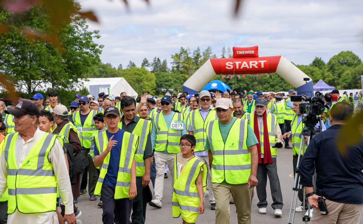 Beacon of Peace (@beaconof_peace) on Twitter photo Age matters not—only hearts brimming with love, peace, and passion for humanity shine. At #BeaconOfPeace, 1,700+ marched 3.9 miles with <a href="/MayorWaverley/">Mayor of Waverley 2024/2025</a> , uplifting 31 local charities, incl. 5 schools. Join our 40-year mission to champion your cause! 👣🌟 #WalkForPeace Age matters not—only hearts brimming with love, peace, and passion for humanity shine. At #BeaconOfPeace, 1,700+ marched 3.9 miles with <a href="/MayorWaverley/">Mayor of Waverley 2024/2025</a> , uplifting 31 local charities, incl. 5 schools. Join our 40-year mission to champion your cause! 👣🌟 #WalkForPeace