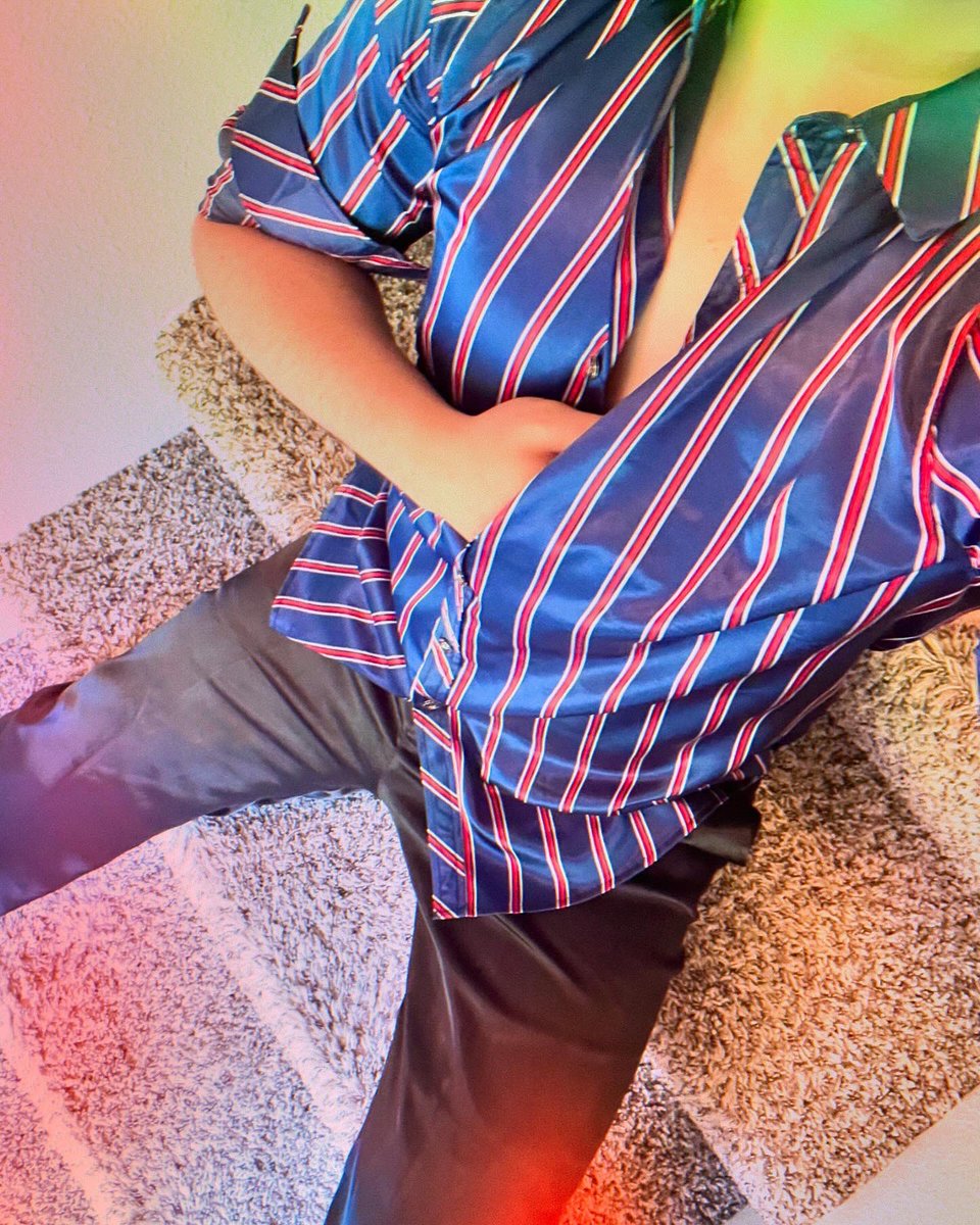 A peaceful Sunday. Bình yên quá #LGBTQ #PeaceAndLove #satin