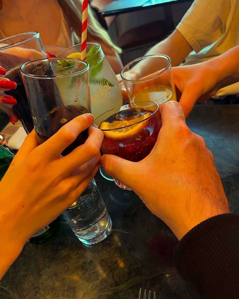 DunleavyBernard's tweet image. The end of primary school, All-Ireland success, the finish of TY, the completion of the Leaving Certificate: we celebrated everyone’s momentous year this evening!