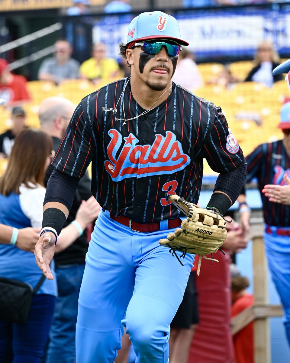 We’re giving away a Midnight Y’alls jersey to a lucky fan tonight 🍀

Follow instructions for your chance to win👇
1️⃣ Like &amp; RT this post.
2️⃣ Tag a buddy in the comments with your preferred jersey size
3️⃣ Make sure you follow us 

And you’ll be automatically entered to win 🏆