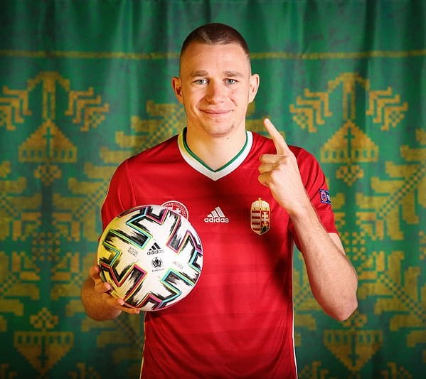 📢 SÖYLENTİ!

🔹 Kasımpaşa, Attila Szalai için Bundesliga ekibi Hoffenheim'a resmi transfer teklifi yaptığı öne sürüldü.

🔹 Szalai, Fenerbahçe formasıyla 117 maçta 7 gol 4 asistlik performans sergiledi.

🔗 <a href="/yagosabuncuoglu/">Yağız Sabuncuoğlu</a>

🇭🇺 Uyruk: Macaristan
🎂 Yaş: 27
🛡️ Mevki: Defans