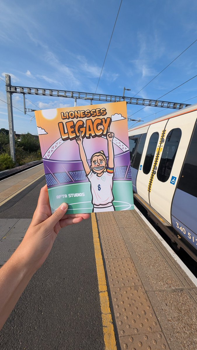 Today was FUN. 

Was invited down to London to talk all about <a href="/lareinamagazine/">la reina</a> and to celebrate the incredible launch of AFTA's new Lionesses Legacy book! 

👑🦁