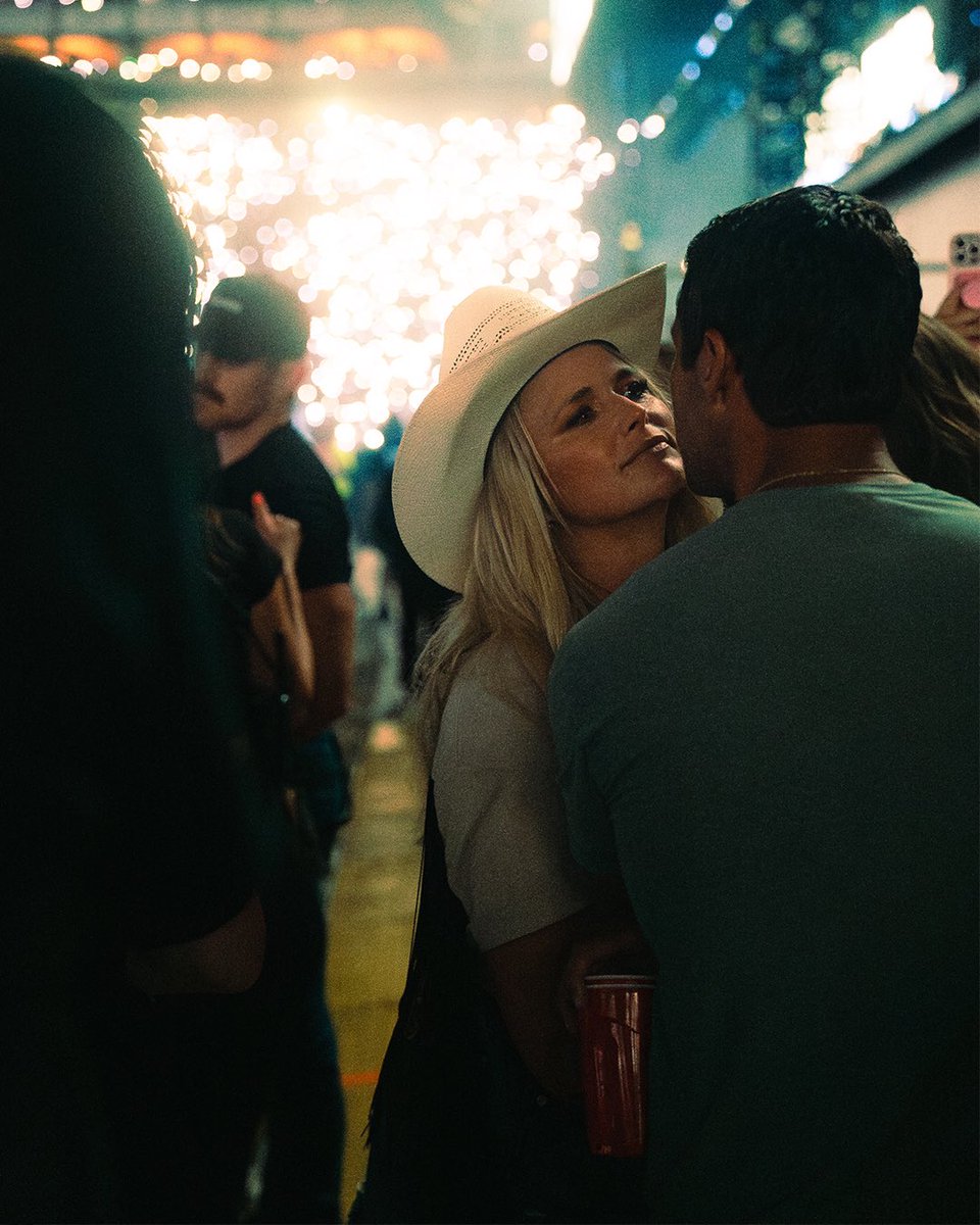 mirandalambert's tweet image. Having fun on weekend 1 of I’m the Problem Tour with @MorganWallen & my pal @ellalangleymsic
📸 @tylerjconrad