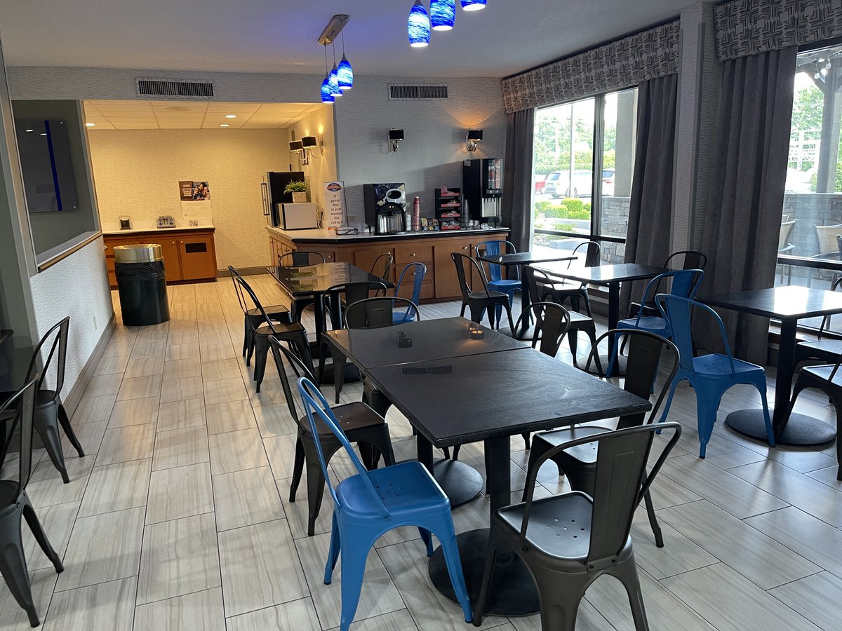 Huge thanks to CJ, Raye &amp; entire staff for a great stay at  <a href="/BaymontInns/">Baymont by Wyndham</a> Nashville Airport at an amazing rate-during tourist season.
Newly remodeled, clean - everything I needed for a long work week in an incredible city. Great location &amp; staff.  #socialmediapromo #baymontinn #TN