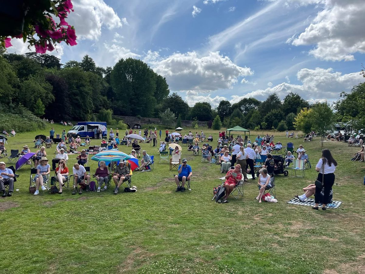 We had a fabulous afternoon today at Ross-on-Wye bandstand. Thank you to everyone who came to listen on a gloriously sunny Sunday afternoon - we really enjoyed entertaining you!
