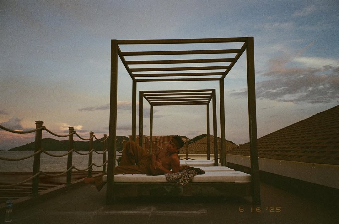 shin_chrissy's tweet photo. @tellemjaye Memories at @sunlight_islandresort 
#DoseOfSunlight #Setir #SalepanVilla

#JamesReid
@tellemjaye

©️james IG https://t.co/eDGGiSnM8H