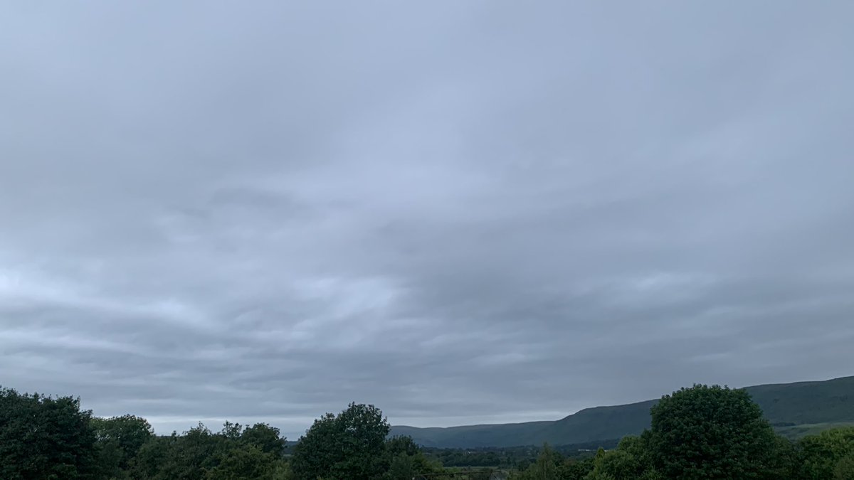 IonisedSkyWatch's tweet photo. Sky is fucked everywhere from Lands end to John O’groats!🤮🤮🤮🤮🤮 #BanGeo_Engineering #ArrestTheElites https://t.co/ZDsBC9eoqI