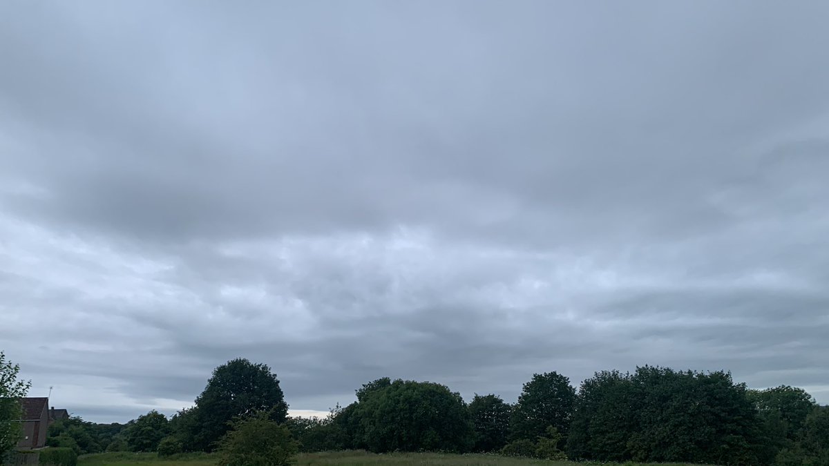 IonisedSkyWatch's tweet photo. Sky is fucked everywhere from Lands end to John O’groats!🤮🤮🤮🤮🤮 #BanGeo_Engineering #ArrestTheElites https://t.co/ZDsBC9eoqI