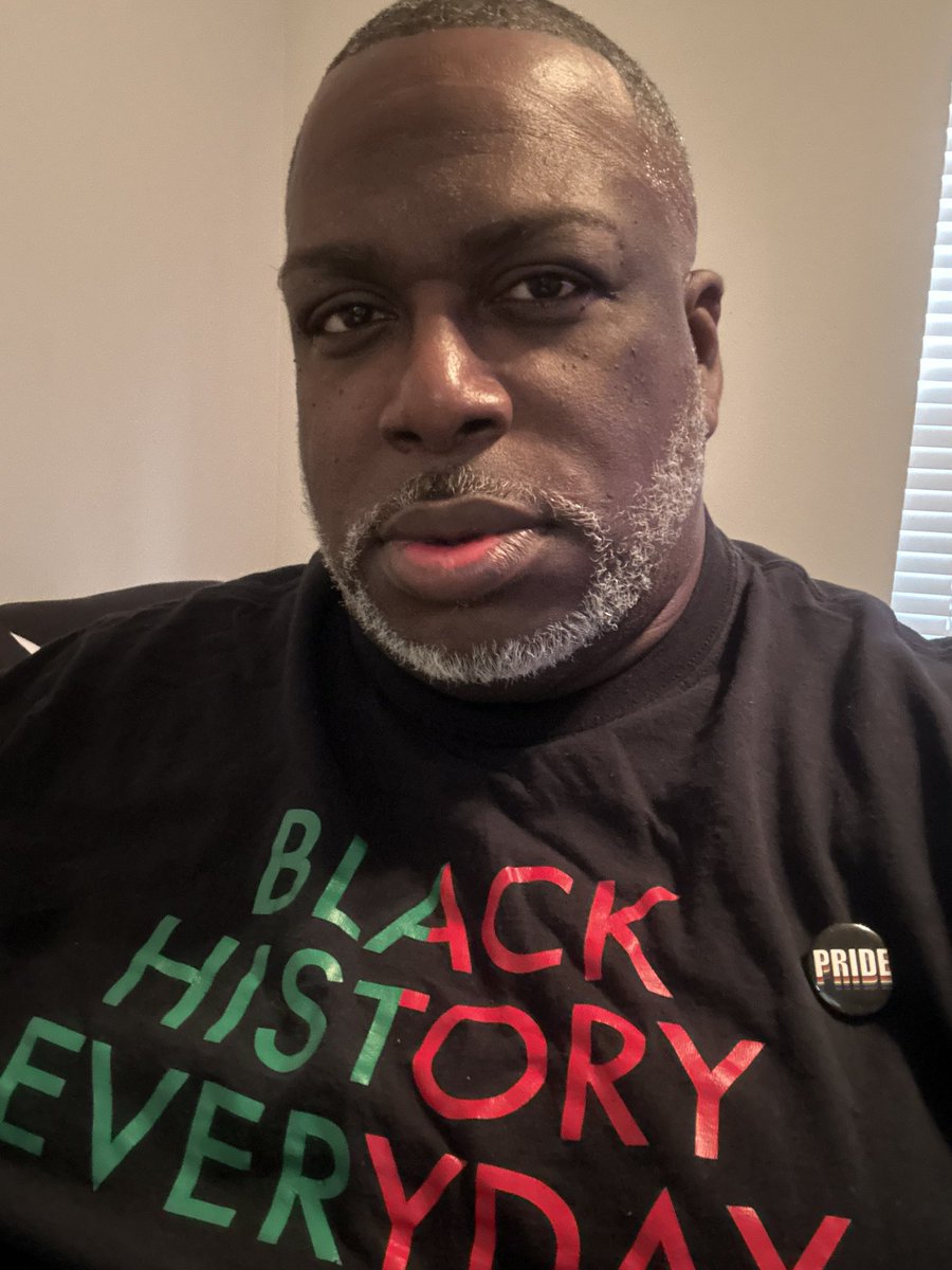 Pronouns: he/him/his
Height: 6'3
Shoe: 15/16
Zodiac: Libra ♎️ 
Smoke: Occasionally 
Tattoos: 1
Piercings: 2 (ears)
Fav drink: Red Wine