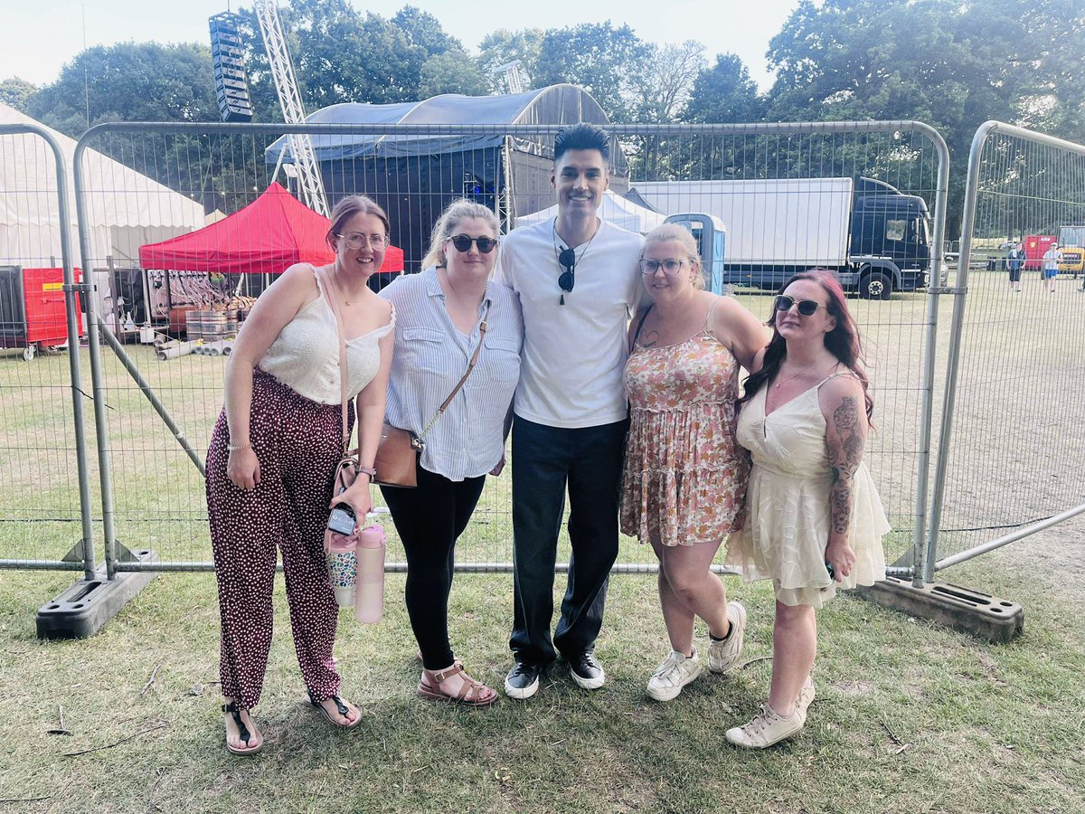 sarah 🦋 tweet media