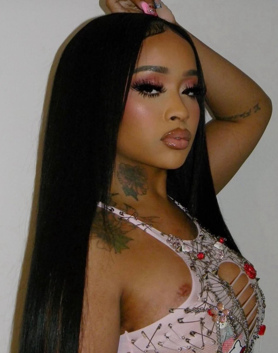 trimbby's tweet photo. Face card on 10💋 https://t.co/I7A1rbmRz1