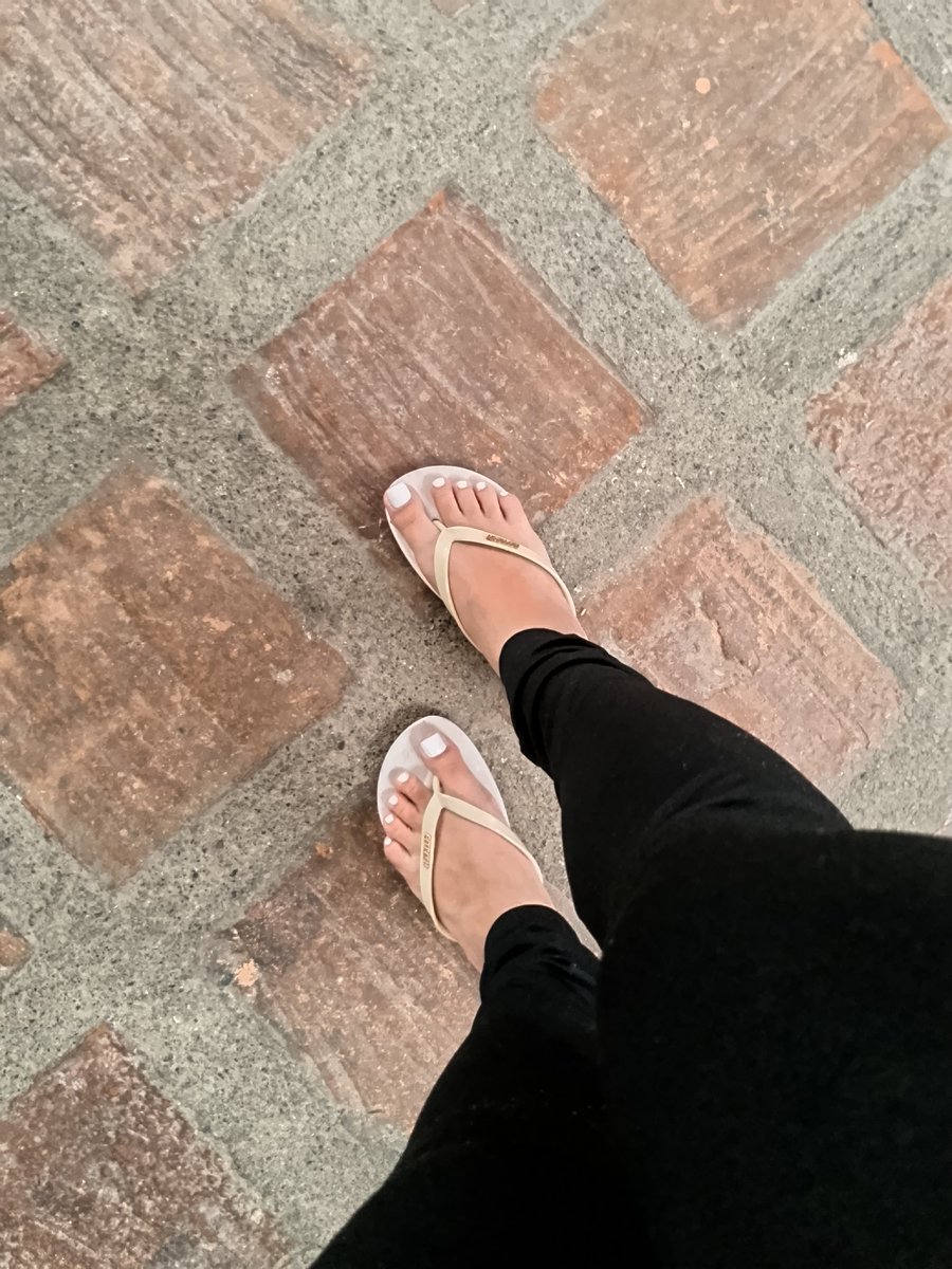 FeetFyah's tweet photo. Blanco 🤍 

#feet #feetfetısh #feetwoman https://t.co/Sy6TF4t5AR