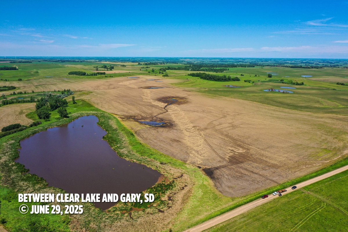 Incredible aerial imagery of the Gary/Clear Lake, South Dakota tornado yesterday evening. Source: Shawn Cable on Facebook, via this link - facebook.com/10004418672150… #SDwx