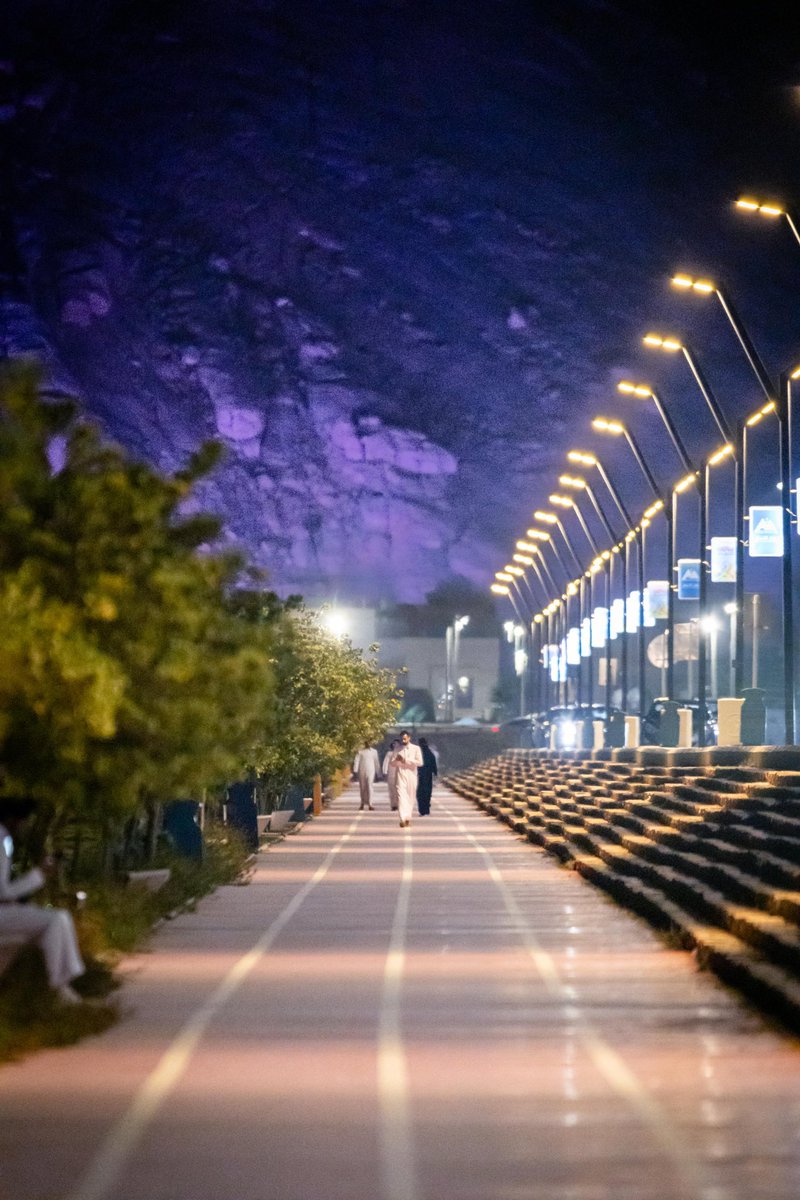 💡 | معلومة صحية

هل كنت تعرف ⁉️
المشي ينشّط أكثر من 200 عضلة بجسمك 💪
 ويساعدك تحرق الدهون وتخفّف التوتر 🚶‍♂️

    خطوة منك 🟰 صحة وجودة حياة 🫀
🔅مرافقنا قريبة.. لا تأجل خطواتك 🔅

📸 | #حائل_الأجمل
#أمانة_منطقة_حائل