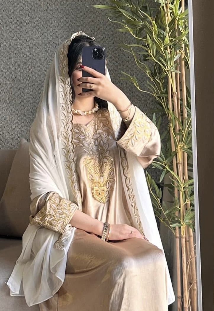 لا تشبهين أحداََ
عيونك ضي وبسمتك عافية
#السلام_عليكم