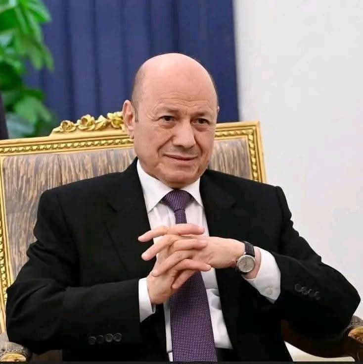 الشاعر مجلي القبيسي (@magaliqubaisi1) on Twitter photo .
قلوا للعليمي علمي  اليوم  مختصر 
وماهمني صمت  الجرا  من  نباحها 
اذا الوعد  مثل الرعد  رواني المطر 
وفي البيت بنت الأصل تثبت نجاحها 
وماعاد شي داعي للاعلام والخبر 
يقول المثل قد علمها في جناحها  
#والسلام 
بقلم #الشاعر_مجلي_القبيسي .
قلوا للعليمي علمي  اليوم  مختصر 
وماهمني صمت  الجرا  من  نباحها 
اذا الوعد  مثل الرعد  رواني المطر 
وفي البيت بنت الأصل تثبت نجاحها 
وماعاد شي داعي للاعلام والخبر 
يقول المثل قد علمها في جناحها  
#والسلام 
بقلم #الشاعر_مجلي_القبيسي