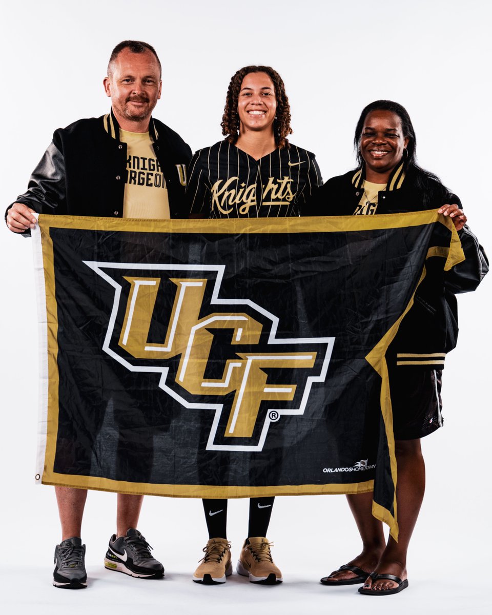 zoecalvez32's tweet image. Next Chapter!!
Excited to announce my commitment to the University of Central Florida!!!  Thank you to the coaches for the opportunity!!!
Back to the 4️⃣0️⃣7️⃣💛🖤
#ucf_softball #chargeon