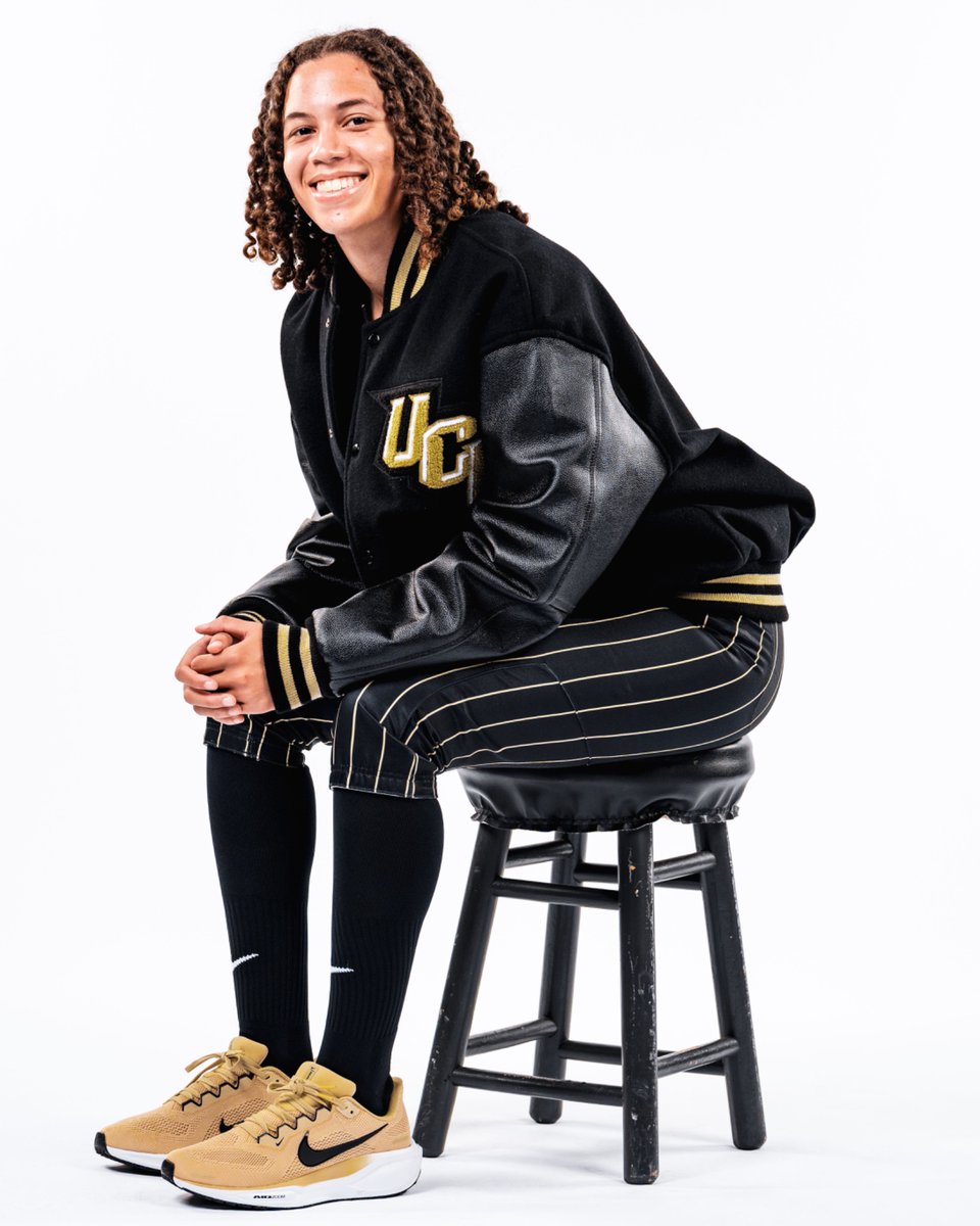 Next Chapter!!
Excited to announce my commitment to the University of Central Florida!!!  Thank you to the coaches for the opportunity!!!
Back to the 4️⃣0️⃣7️⃣💛🖤
#ucf_softball #chargeon