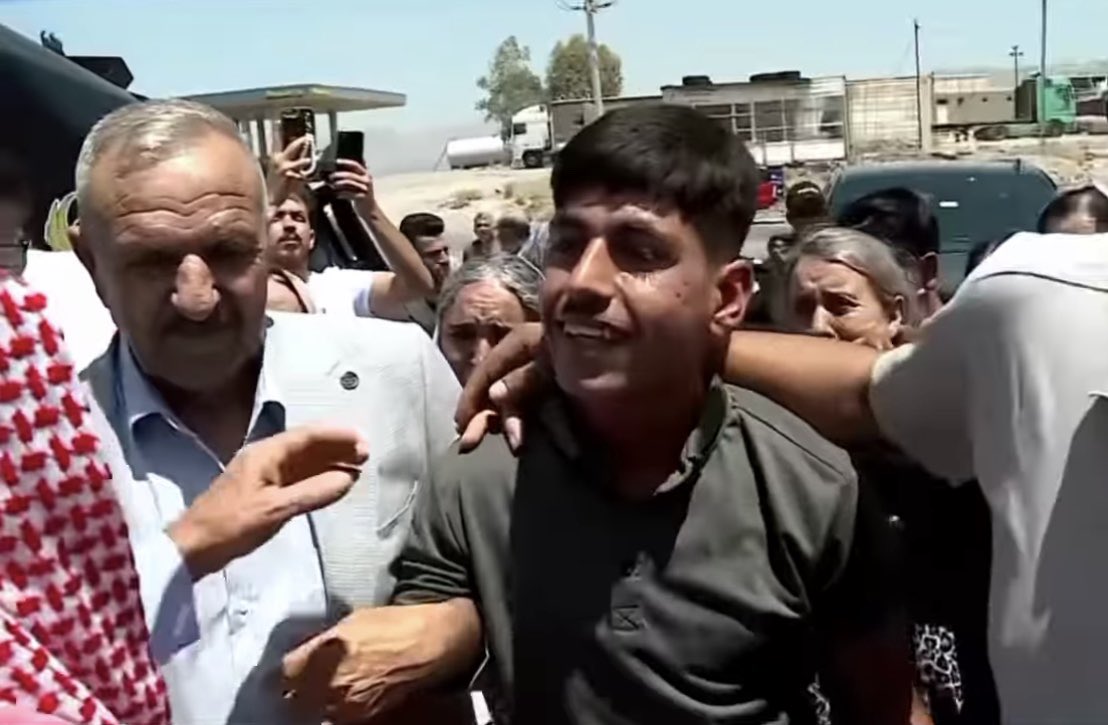 بعد أحد عشر عامًا على اختطافه من قبل تنظيم داعش الإرهابي، عاد روند نايف حميد إلى أحضان عائلته، بعد أن كان قد اختُطف وهو في السابعة من عمره مع أسرته التي لا يزال مصير معظم أفرادها مجهولًا حتى اليوم. روند، الذي عُثر عليه في مدينة الرقة بسوريا، عاد ليعيش في كنف عمه، الناجي الوحيد من