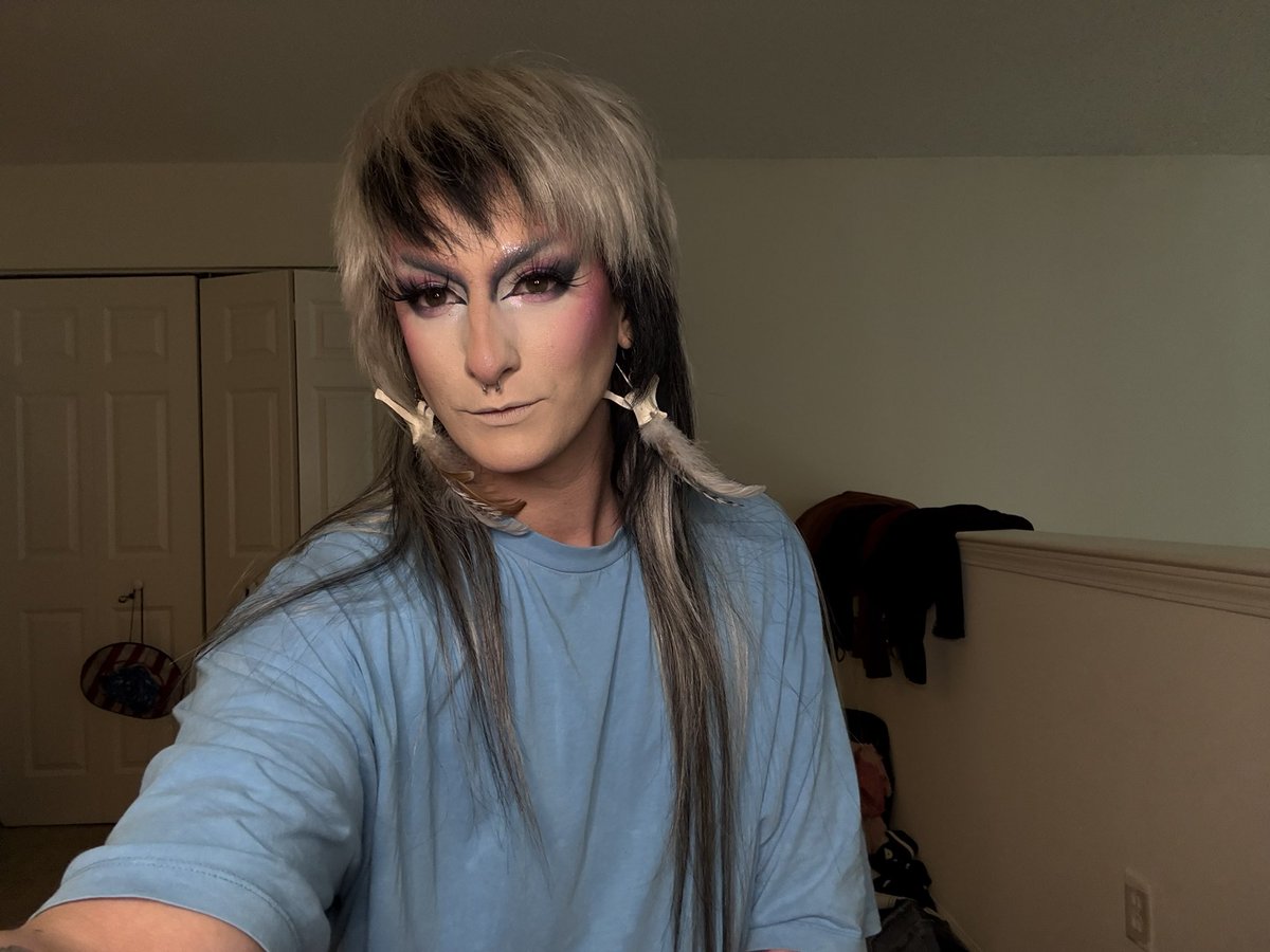 Life_With_Matt's tweet photo. Who needs lipstick anyways? 💋💄 https://t.co/jNMZhWTAMn