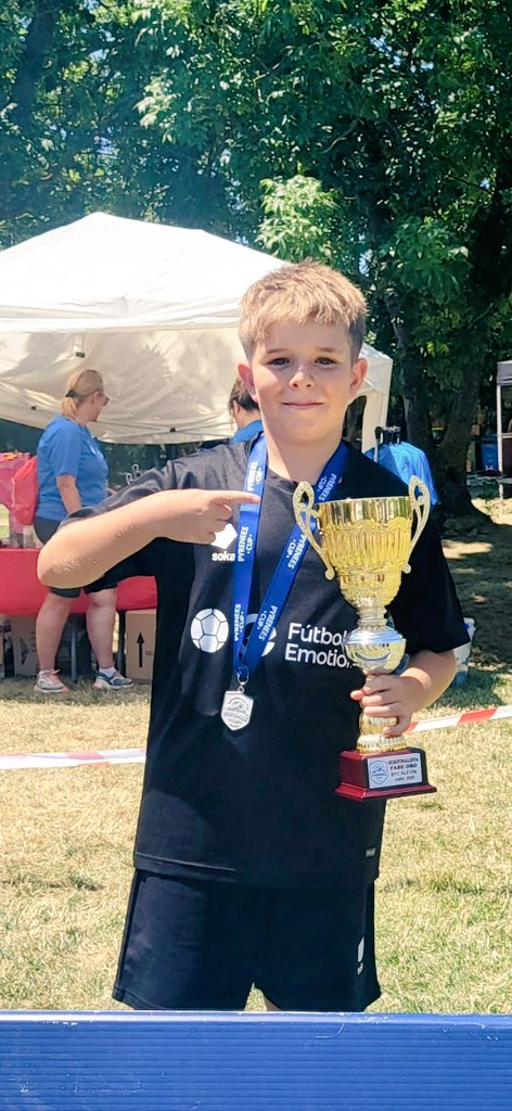d4ee2ecdacfa444's tweet photo. #Torneo pirineos cup 2025#😍3er puesto🏆Puigcerda♥️ https://t.co/hg7bB2QEIz