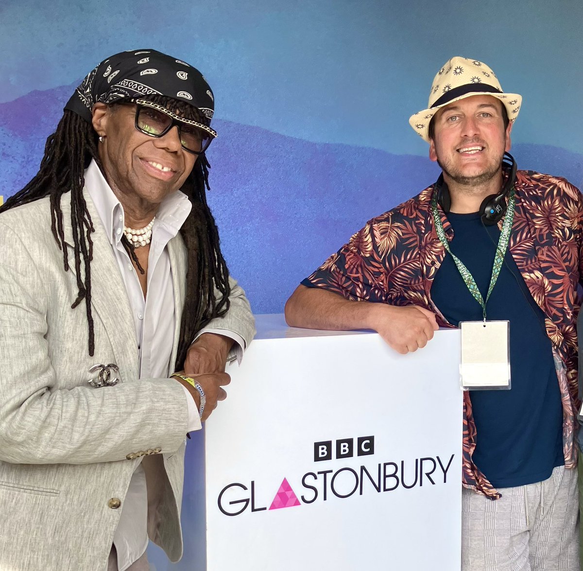 Andy Bennett (@andybennett01) on Twitter photo Just interviewed Nile Rodgers before he takes to the Pyramid Stage!! (that’s not something I say every Sunday afternoon)
It’s part of the <a href="/BBCSounds/">BBC Sounds</a> series “Inside Glastonbury” 🔼
🎧 Listen to it here…
bbc.co.uk/sounds/play/p0…
#Glastonbury #NileRodgers Just interviewed Nile Rodgers before he takes to the Pyramid Stage!! (that’s not something I say every Sunday afternoon)
It’s part of the <a href="/BBCSounds/">BBC Sounds</a> series “Inside Glastonbury” 🔼
🎧 Listen to it here…
bbc.co.uk/sounds/play/p0…
#Glastonbury #NileRodgers