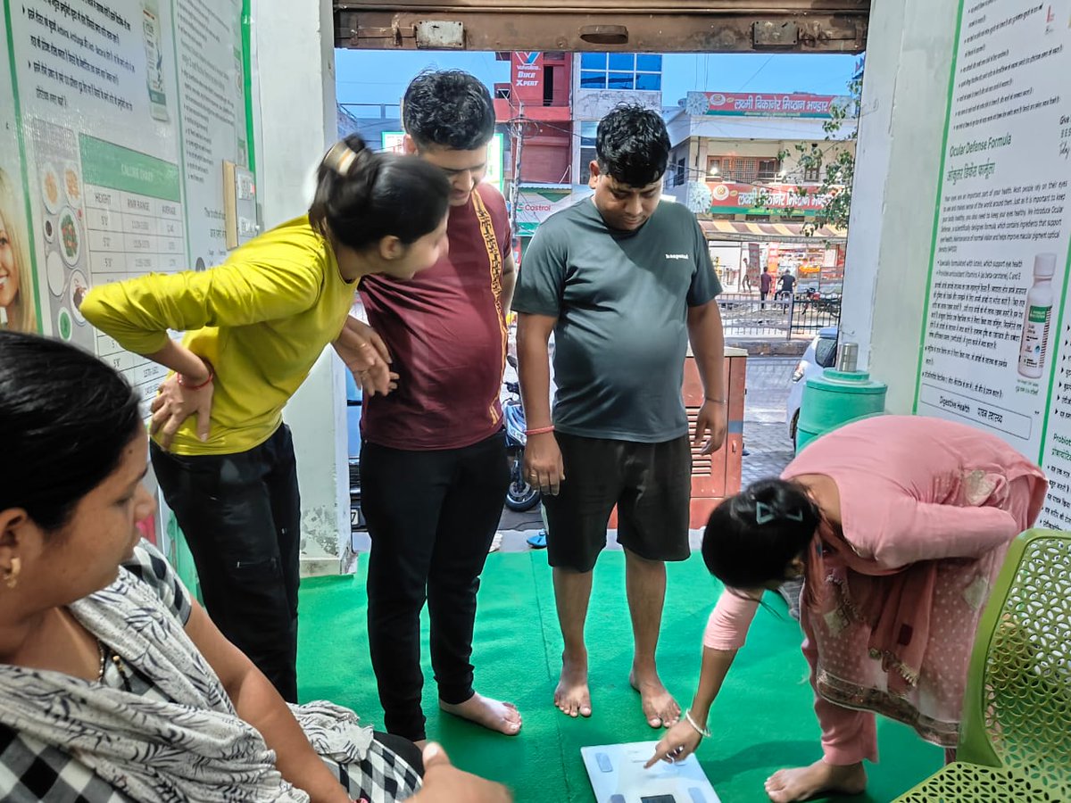 Reena_Barak's tweet photo. किसी को स्वस्थ रहने में सहायता करना भी एक अच्छा काम है। आज से रोहतक चौक, चरखी दादरी (हरियाणा) में फ्री स्वास्थ्य कैंप का शुभारंभ किया है।
स्वयं परिणाम लेने के बाद काम की शुरुआत की है।
आइए! मोटापे और शरीर के अन्य रोगों से आसानी से छुटकारा पाएं।
वजन घटाएं 
वजन बढ़ाएं..etc https://t.co/NbPjEkOQXH