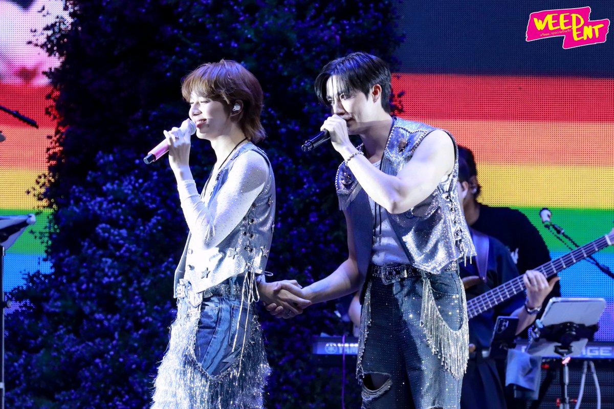 WEED_ENT's tweet photo. " ซี - นุนิว " ร่วมแสดงในงาน " Pride Flower Music " 🌹🌸🌺🏵️✨

ZNN AT PRIDE FLOWER
#PrideFlowerMusicxZeeNuNew
#ZeePruk #NuNew #ZeeNuNew
#PrideFlowerMusic 
 #Iloveflowerfarm https://t.co/nQbeHP1pfd