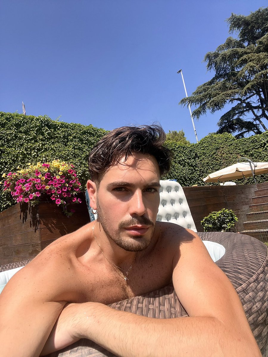GenerosoGe's tweet photo. 🔥☀️ #SUNday 🥵💦 https://t.co/rwS8X4ZMiX