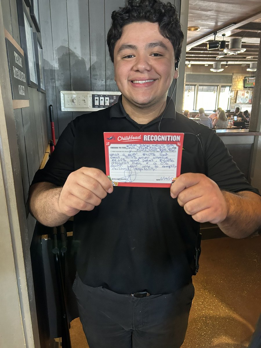 What a #ChilisGrow story here! William in training for AM and he set up an amazing shift yesterday morning! MTL followed 100% which led to a 5 KPI day for team #CedarHill! Great Leadership motivates and cultivates! Way to go!!
