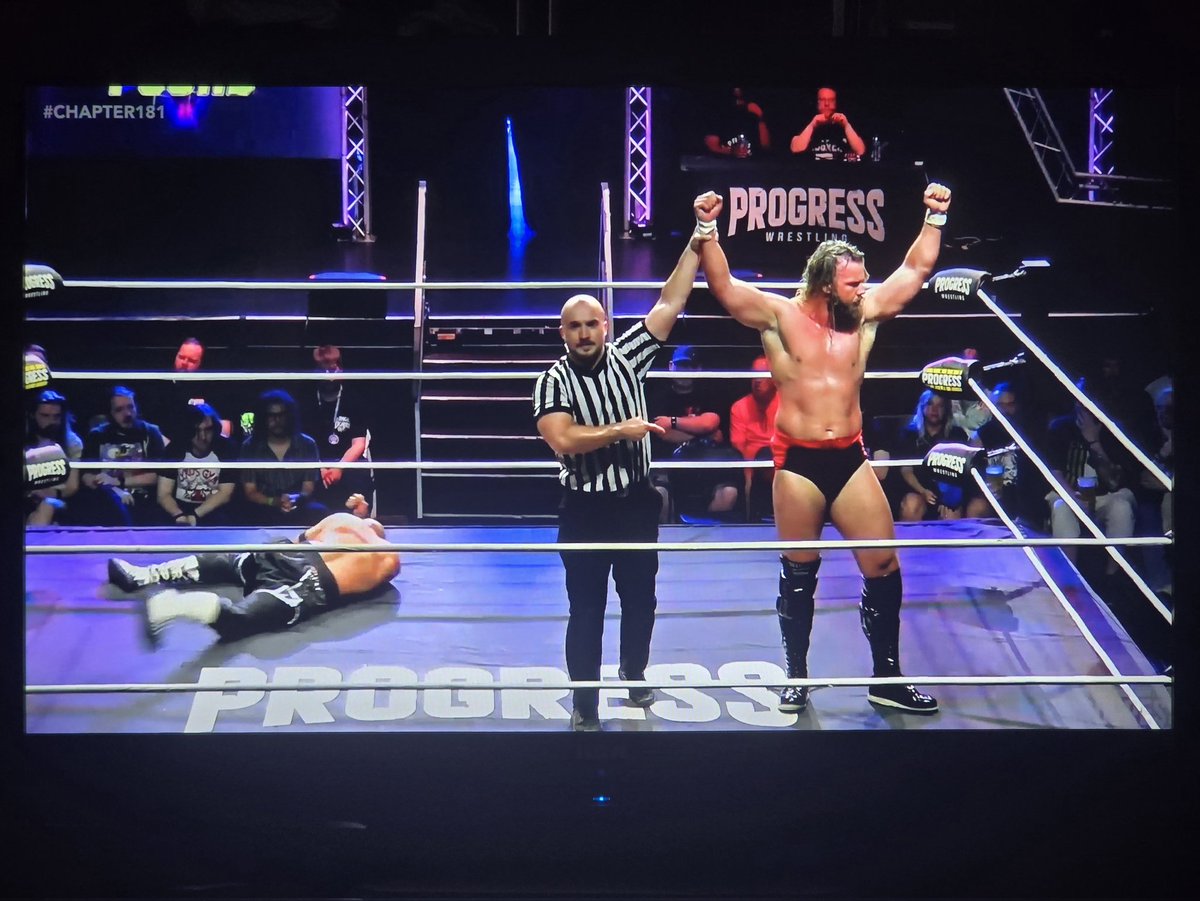 tall_ny's tweet image. Charlie Sterling went over RPD #CHAPTER181