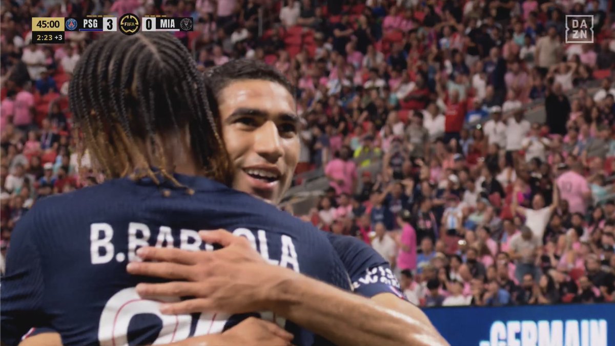 TouchlineX's tweet photo. 4-0 PSG.
HAKIMIIIIII !!!!!!!!!!!!!!!!!!!!!!!!!!!!!!!!! HE GETS HIS GOAL TOO !!!!!!!!!!!!!!!!!!!!!!!!!!! https://t.co/31rTxVptAf