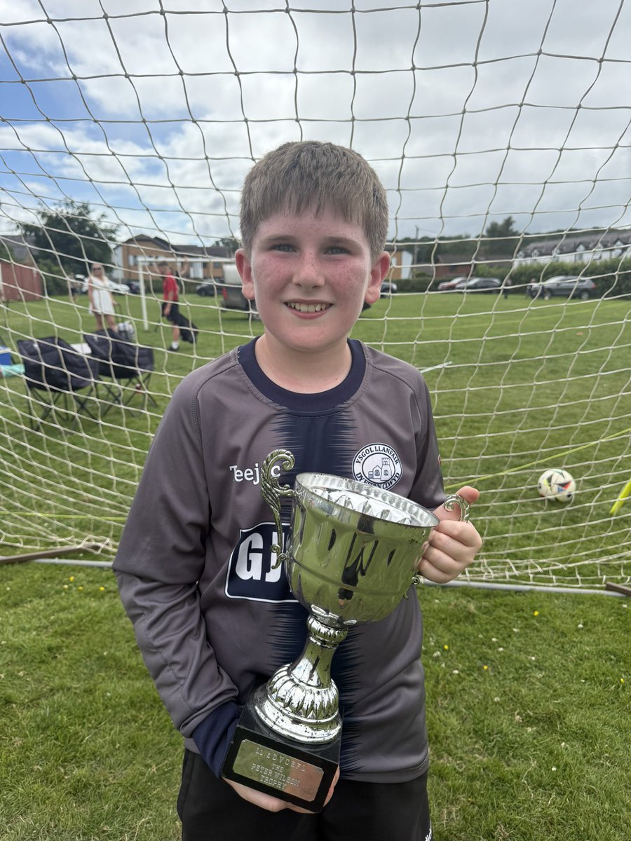 ste_kell's tweet image. Cracking day at the @_summer_league u11 tournament. Super proud of Luke and the @CPDLlanfairDCFC team winning the final on penalties! 
🔴⚽️🏆⚽️⚫️