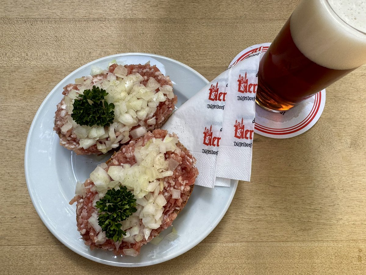 CarstenOvens's tweet photo. Düsseldorfer #Stillleben. https://t.co/sgoWdUZDds