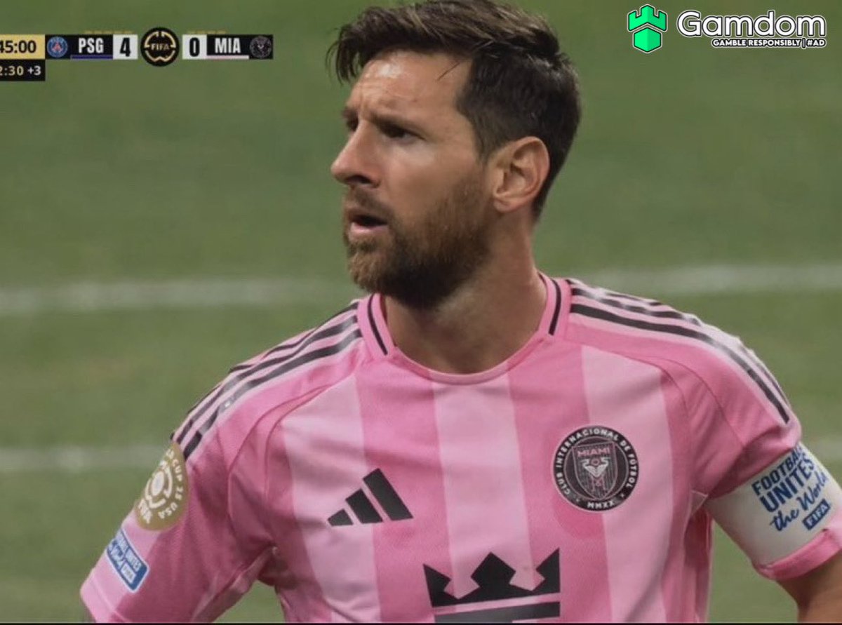 MadridismoreaI's tweet photo. Eres un ENFERMO si te alegras de ver a Messi así. https://t.co/29R6QQY54j