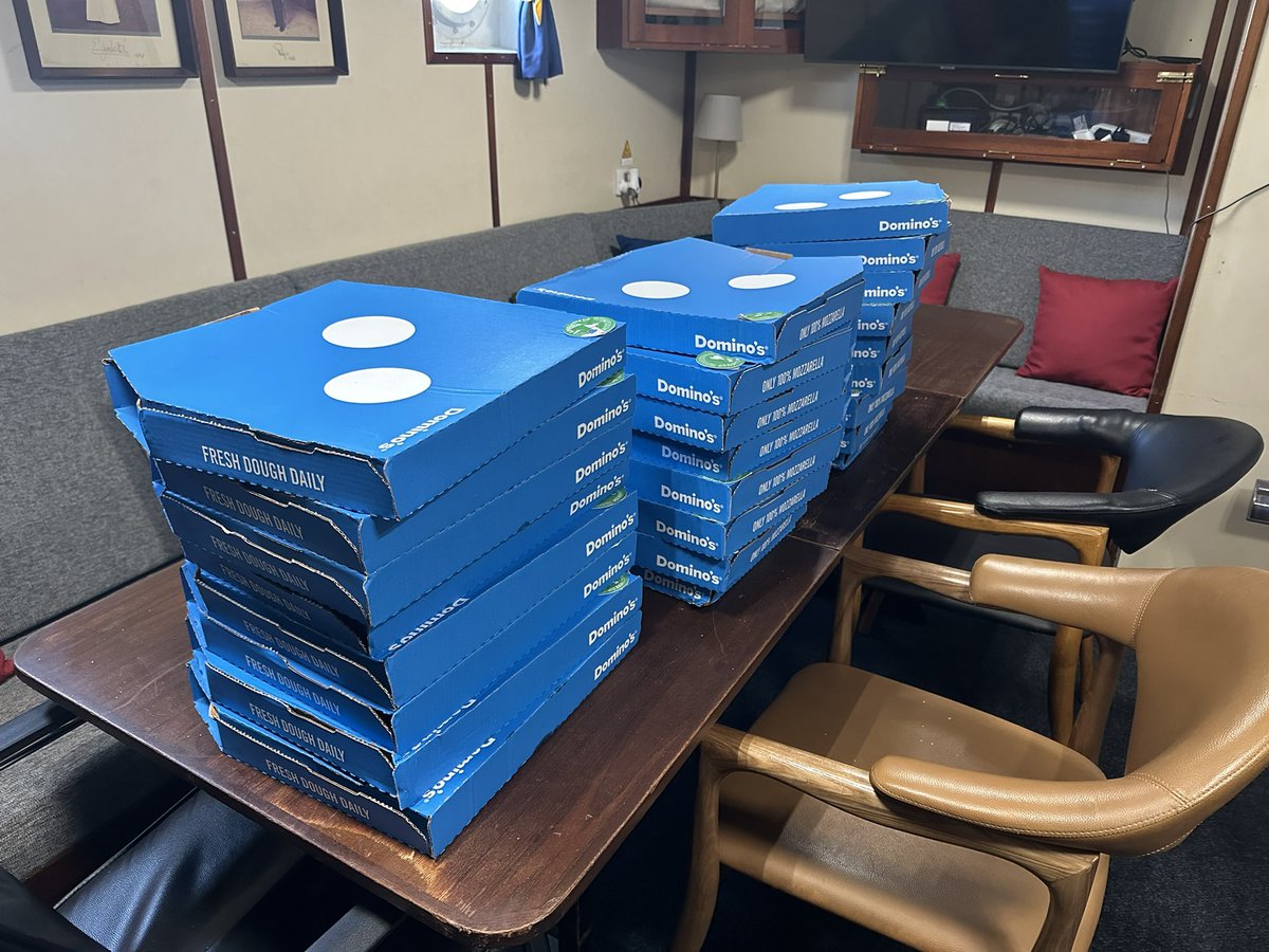 HMSCattistock's tweet image. Big thank you to @RNRMC for providing @Dominos_UK Pizza’s for the Ships Company as we prepare to commence training tomorrow with @FOST
#SmallShipBigImpact #PizzaTime