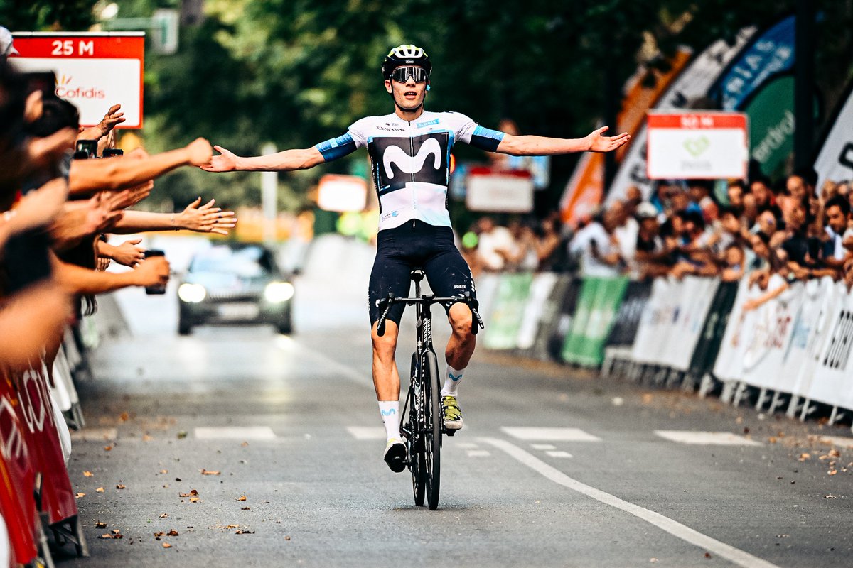#CEGranada25 | ¡Iván Romeo es el nuevo campeón de España!🇪🇸🏆

Portentosa exhibición del vallisoletano de <a href="/Movistar_Team/">Movistar Team</a> ✨

🥈Fernando Barceló (<a href="/CajaRural_RGA/">Team Caja Rural-RGA</a>)
🥉Roger Adriá (Bora)

¡Enhorabuena a los tres!👏 Enorme espectáculo en Granada 💥