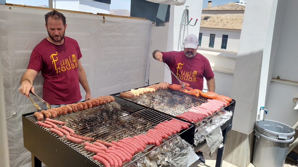 🎊 VELADILLA DE SAN JUAN | Ayer, 28 de junio, vivimos una jornada mágica en nuestra tradicional Veladilla de las Reales Cofradías Fusionadas. Música, alegría, convivencia se unieron para celebrar juntos en un ambiente inmejorable.

¡Nos vemos en la próxima!

#CofradíasMLG