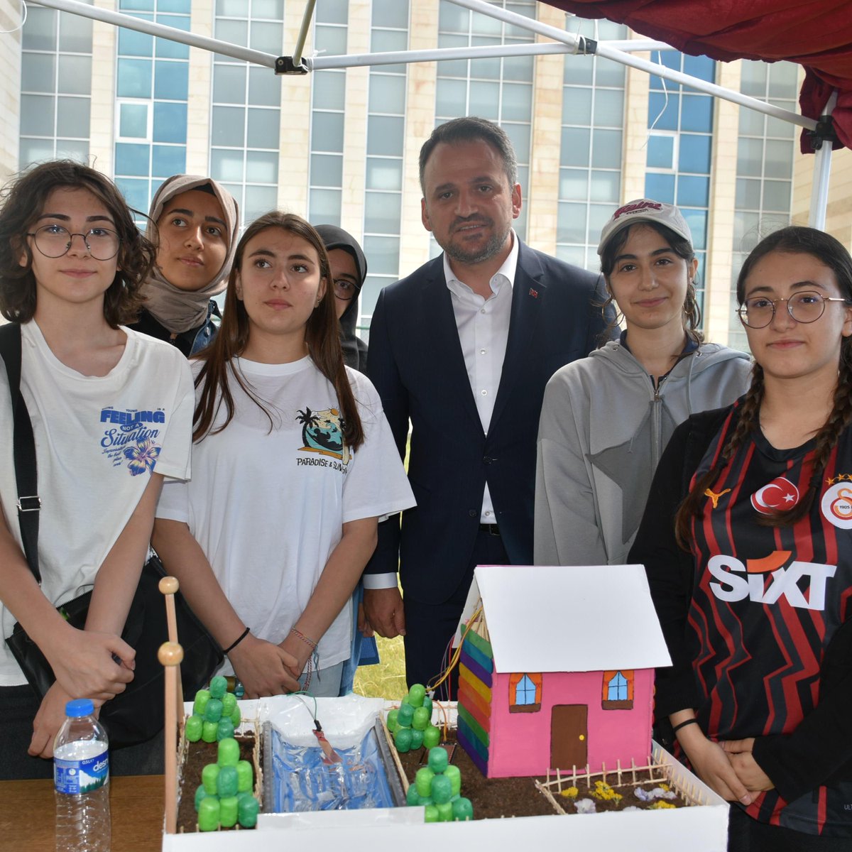 Yakutiye Usulü Bir Gençlik Buluşması: 
Çifte Minareler kadar görkemli hayaller, Kale kadar sağlam hedefler⚡️

Gördük ki dadaş genci kararlı, hayalinden dönmez. 

Biz her zaman yanınızdayız gençler! ❤️

📍Erzurum, Yakutiye Gençlik Merkezi