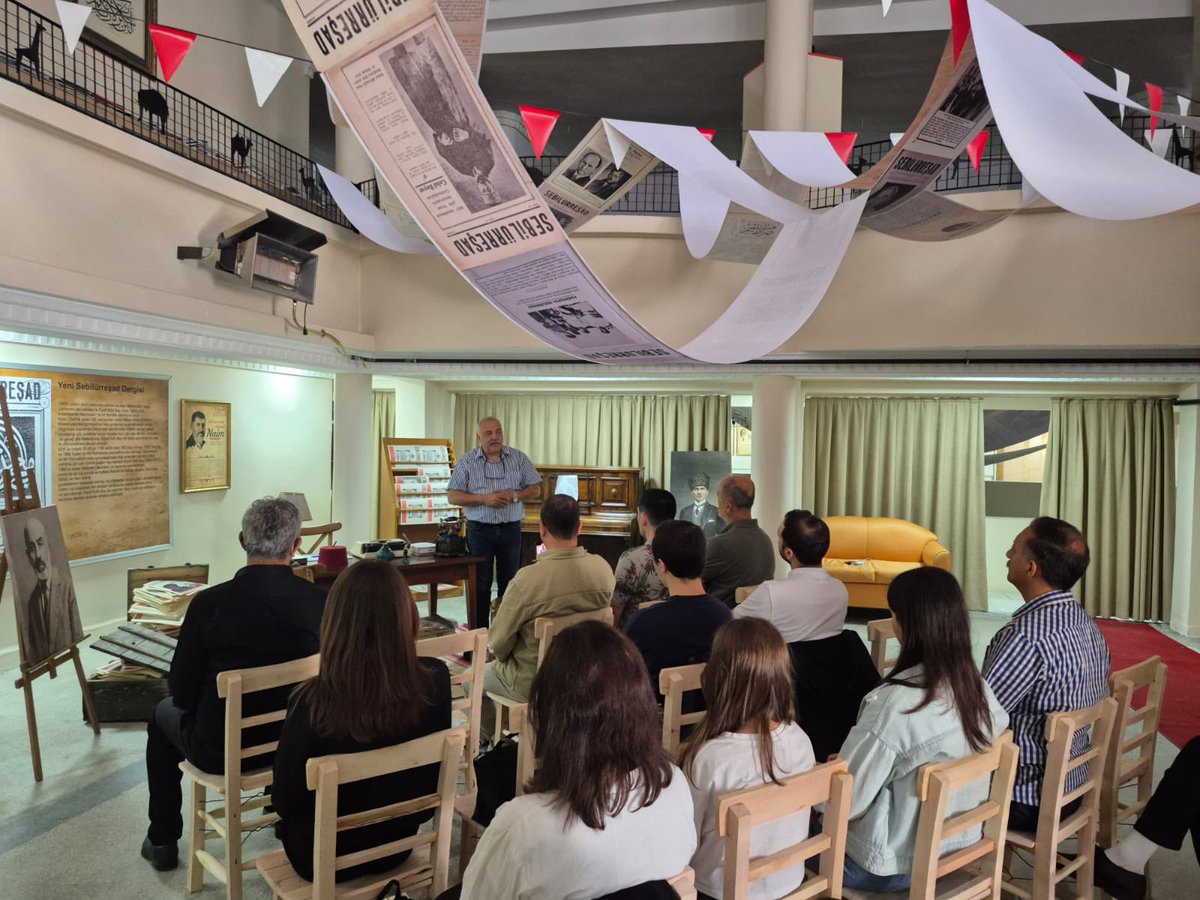 🎭 Sebilürreşad Oyunculuk Akademisi 4. Dönem Sertifika Töreni gerçekleşti!

<a href="/TCKulturTurizm/">T.C. Kültür ve Turizm Bakanlığı</a> @sinemagenmd iş birliğiyle yürüttüğümüz programda, başarılı öğrencilerimize sertifikaları takdim edildi.
@FatihBayhanTR’in katıldığı tören, sanatla taçlandı. #Sebilürreşad #AsımSahnesi