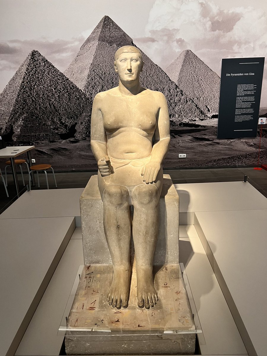 IbrahimMorganEG's tweet photo. musste lange auf diesen #Moment warten
#Traum geht in #Erfüllung
bin #aufWolkesieben
#Hemiunu
#ArchitektderGrößtenPyramide 
#BaumeisterderGrösstenPyramide
#hildesheim
#römerpelizäusmuseum
#HemiunuStatue
#KhufuPyramideBaumeister
#CheopsPyramide
#Ägypten
https://t.co/I728tV7HvW https://t.co/8X01CCR95M