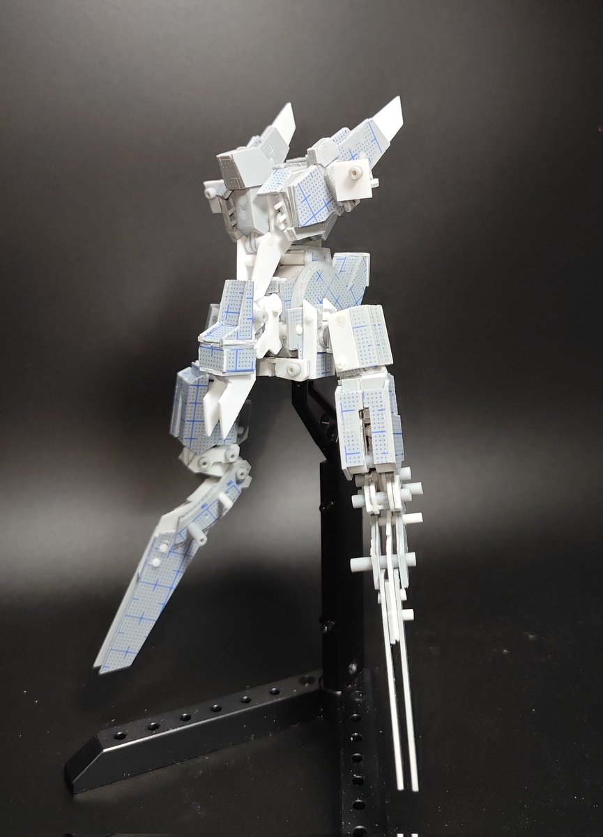 #今月完成しなかったプラモ晒そうぜ
1/100想定の完全変形(目標)フルスクラッチTR-6
ウーンドウォートから始まって、その他色々経由しながら、ハイゼンスレイiiラーまで行きたい。