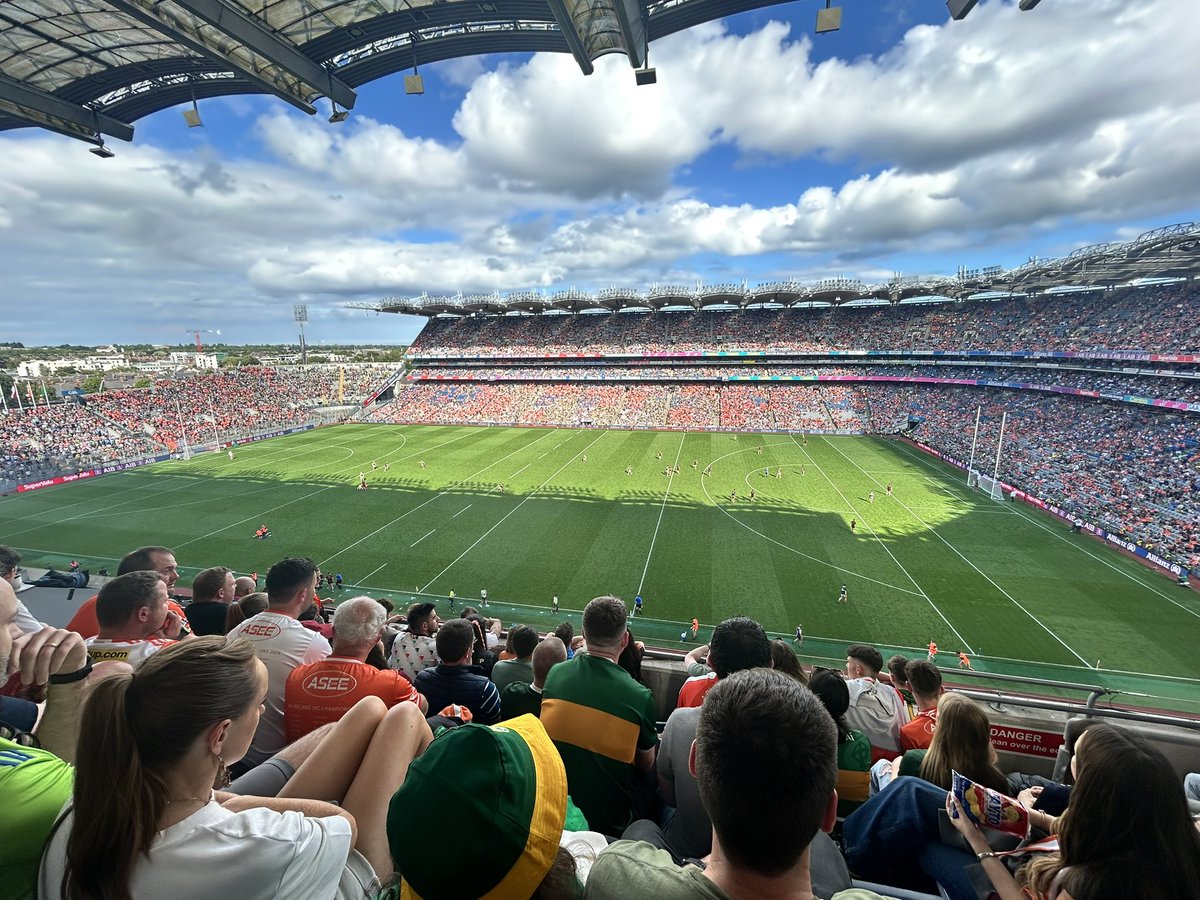 Magic day in Croker.
Morris, O’Shea and the Cliffords 🙌

Meath and Kerry really turned it on in the second half.
The All-Ireland is wide open… but never write Kerry off. Ever!!!

#GAA #CrokePark #AllIreland